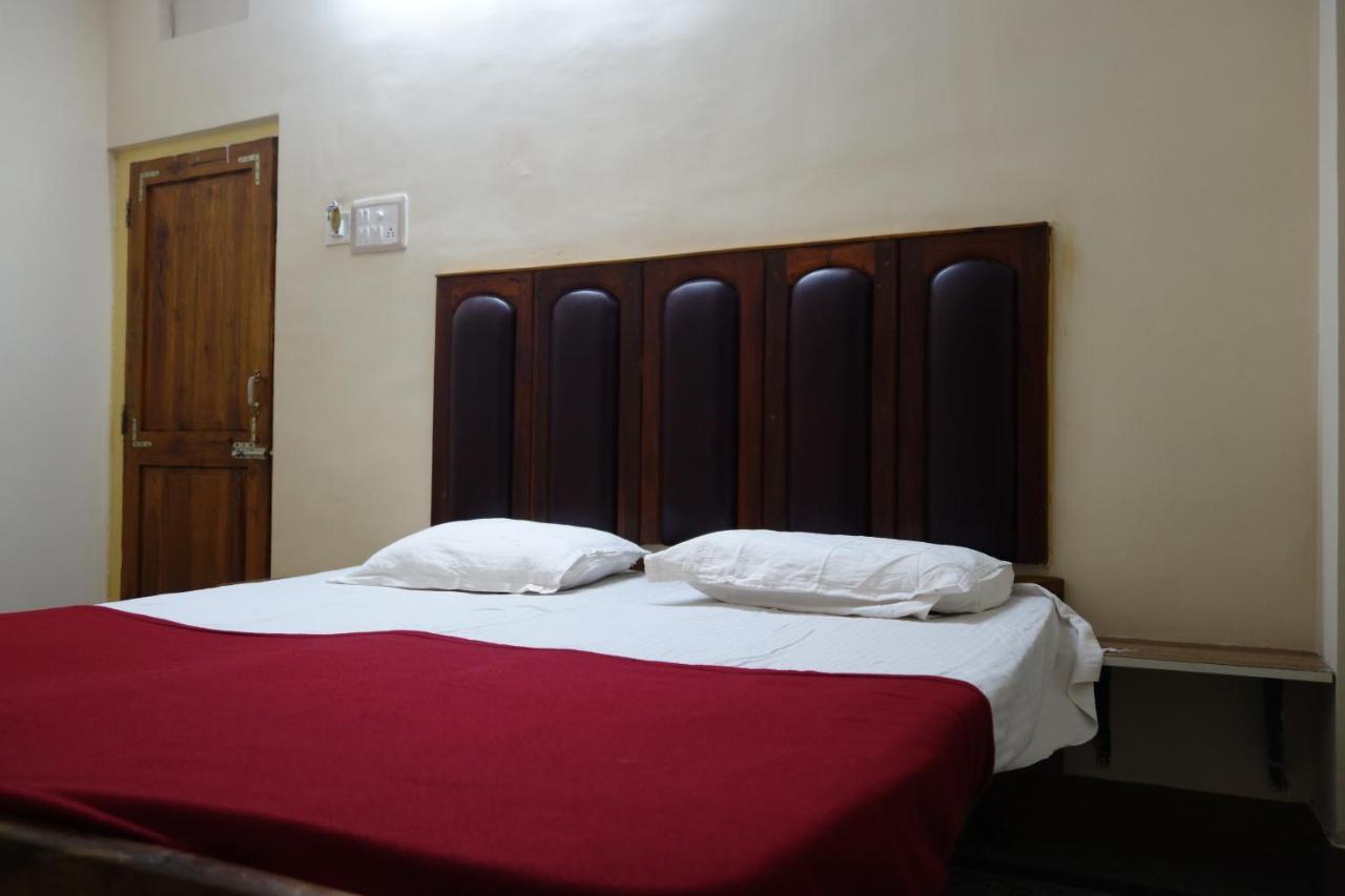 Hotel Hcb Brahmapur Zewnętrze zdjęcie