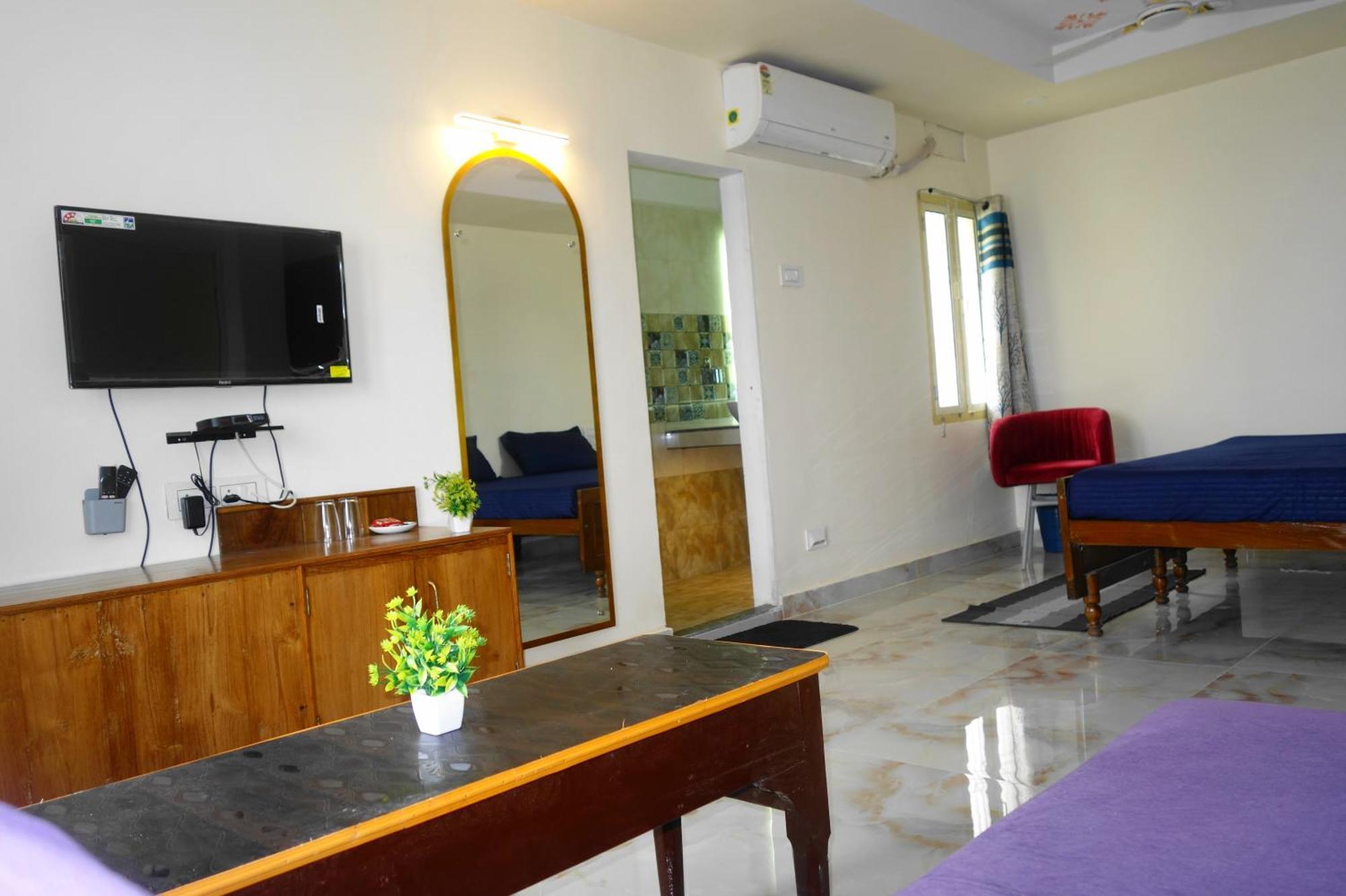 Hotel Hcb Brahmapur Zewnętrze zdjęcie